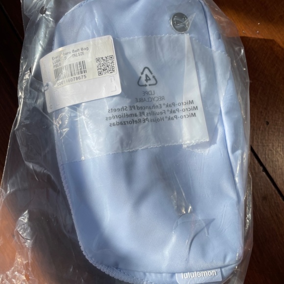 Lululemon Belt bag - Picture 2 of 2